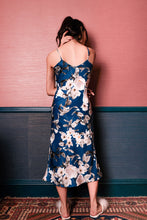 Load image into Gallery viewer, Aliya Signature Slip - Blue Floral